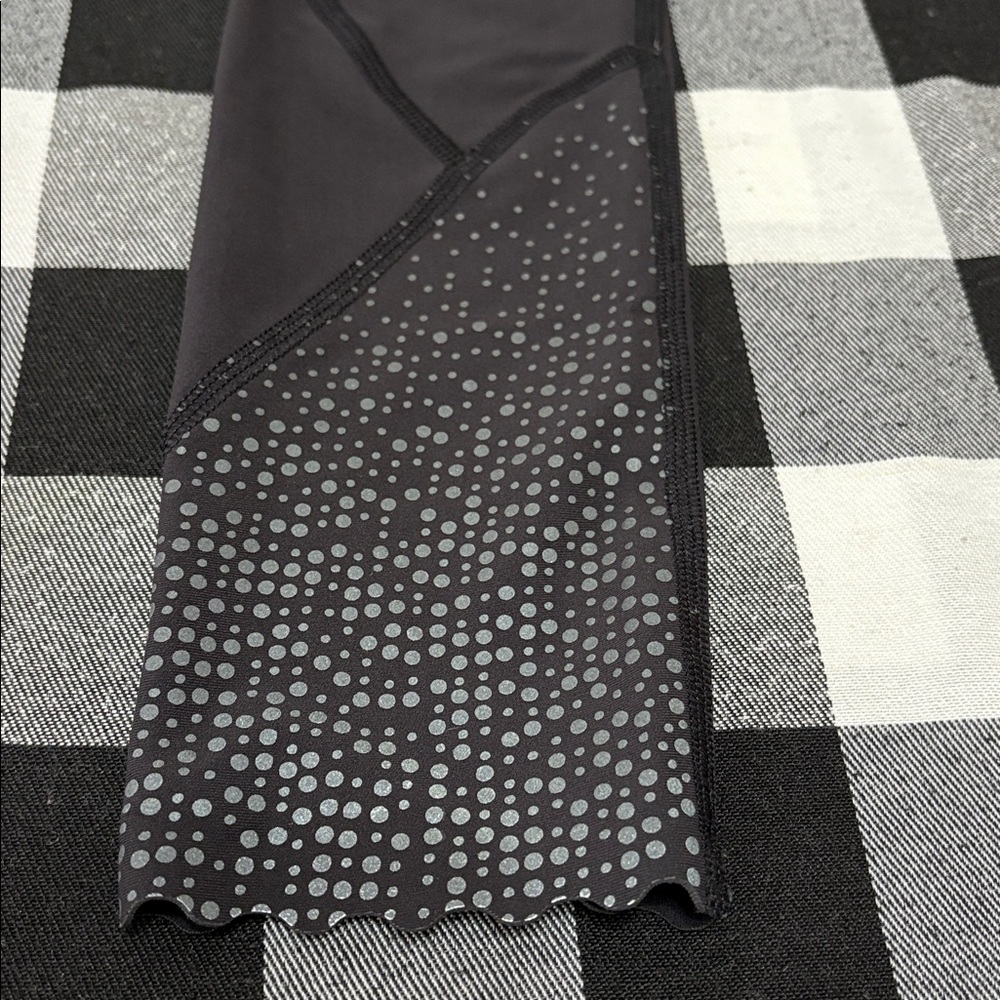 Lululemon Tight Stuff Black Gray Reflective Dots Scalloped Hem Leggings Tights 4 - Picture 5 of 16